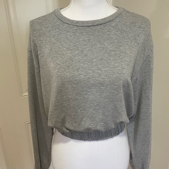 Commando Modern Lounge Crop - Picture 3 of 11